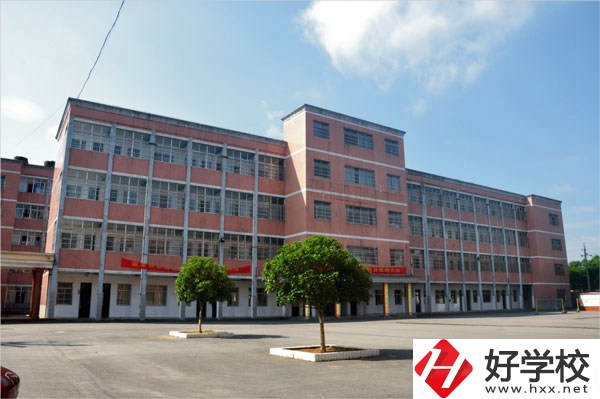 寧鄉(xiāng)市瀟湘職業(yè)中專學(xué)校有什么特色專業(yè)？