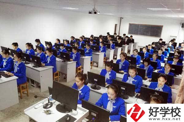 湖南有色金屬中專學(xué)校實訓(xùn)室