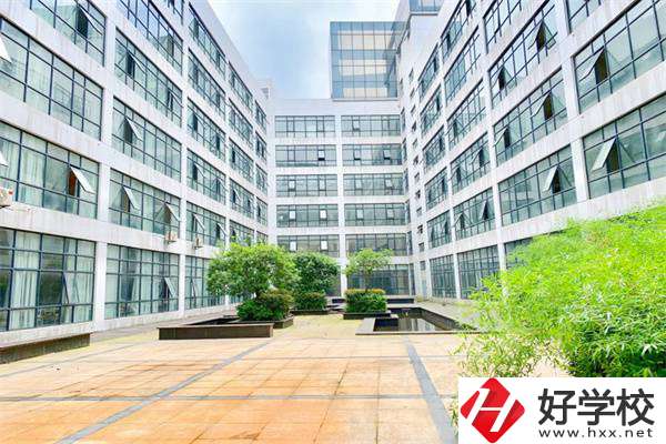 湖南曙光科技技工學(xué)校有哪些辦學(xué)特色？