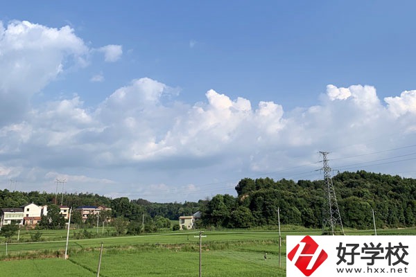 婁底市工貿(mào)職業(yè)中專學(xué)校有哪些專業(yè)？就業(yè)前景怎么樣？