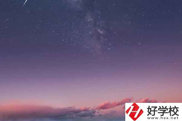 湖南經貿職業(yè)中專學校有哪些特色專業(yè)？