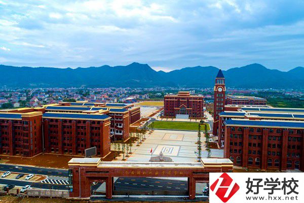 湖南省湘北職業(yè)中專學(xué)校的辦學(xué)規(guī)模怎么樣？