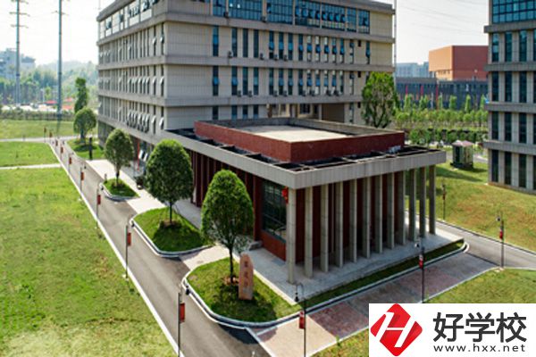 想要在株洲讀中專學(xué)校，可以去這所學(xué)校