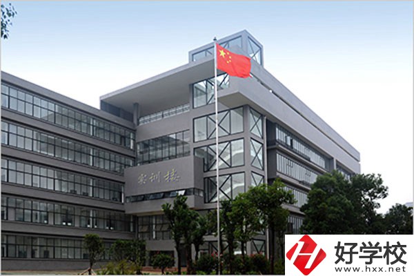 湘潭鋼鐵集團(tuán)職業(yè)中專學(xué)校有哪些辦學(xué)優(yōu)勢？