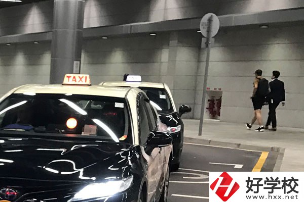 初中畢業(yè)讀婁底工貿(mào)職業(yè)中專，可以學(xué)什么專業(yè)？