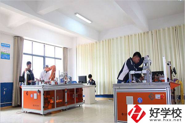 湘潭縣職業(yè)技術(shù)學(xué)校有什么辦學(xué)特色和優(yōu)勢(shì)？