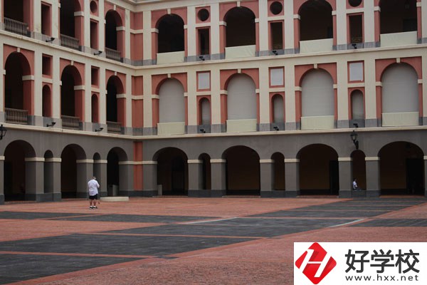 宜章縣中等職業(yè)技術(shù)學(xué)校好不好？讀了有出息嗎？