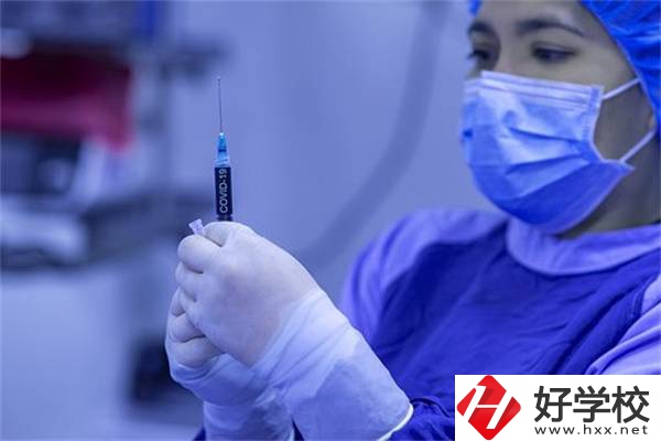湖南衛(wèi)校最熱門的專業(yè)是哪個(gè)？?jī)?yōu)缺點(diǎn)是什么？