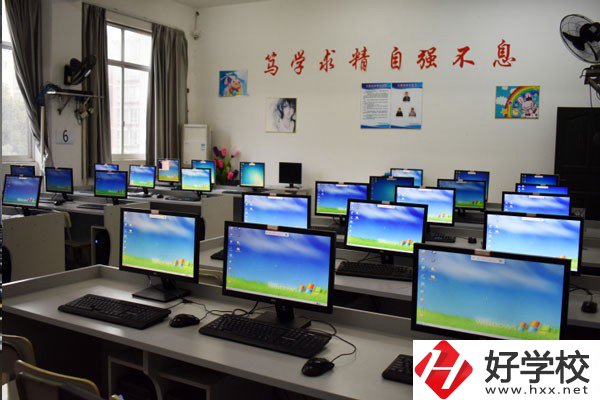 益陽哪些中職學?？梢詫W美術(shù)設計類專業(yè)？學費貴不貴？