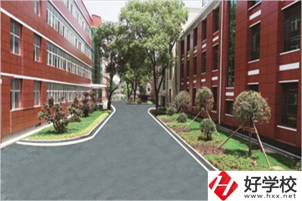 冷水江市有民辦的中專(zhuān)學(xué)校嗎？管理怎么樣？