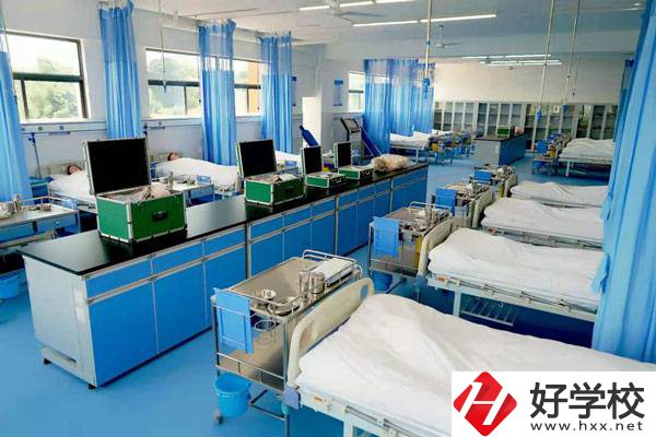 湖南醫(yī)藥職業(yè)中專開設(shè)了哪些特色專業(yè)？