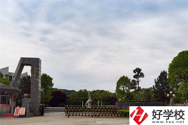 懷化分?jǐn)?shù)低可以讀的公辦中專有哪些？專業(yè)好就業(yè)嗎？
