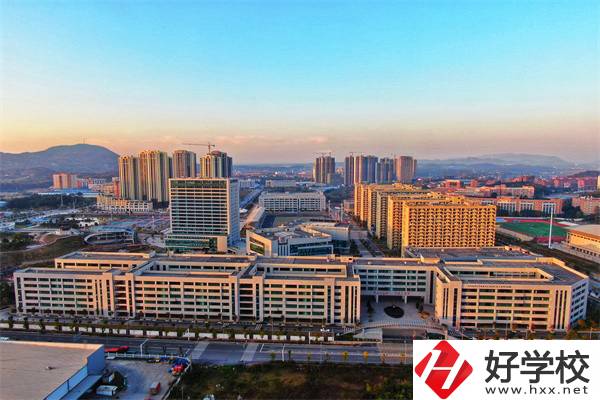 在湖南學(xué)外語可以讀什么職校？最新招生要求是什么？