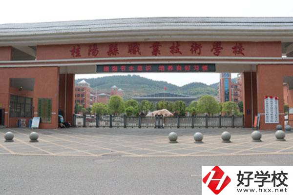男生可以學(xué)幼兒保育專業(yè)嗎？郴州有學(xué)校推薦嗎？