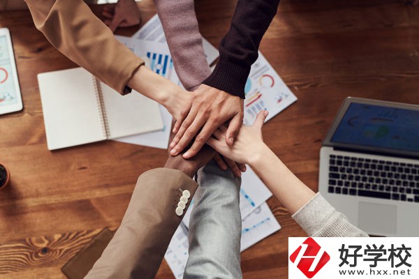 在長沙讀技校學數(shù)控技術(shù)專業(yè)，就業(yè)前景怎么樣?