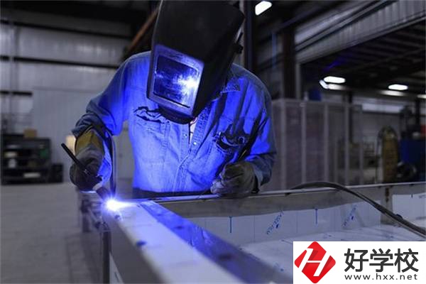 郴州有學(xué)電焊專(zhuān)業(yè)的學(xué)校嗎？就業(yè)薪資高嗎？