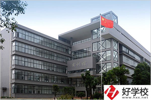 湘潭鋼鐵集團有限公司職業(yè)中等專業(yè)學校教學樓