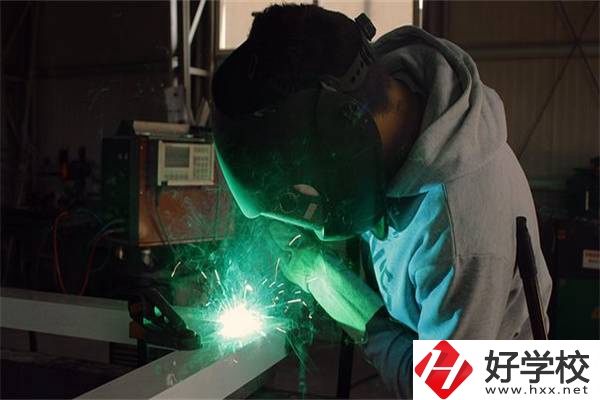 在湖南選擇技校就讀有什么優(yōu)勢？讀技校怎么樣？
