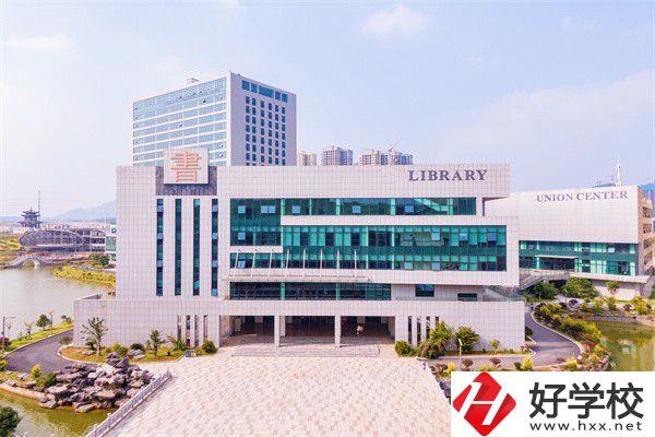 在湖南學(xué)外語可以讀什么職校？最新招生要求是什么？
