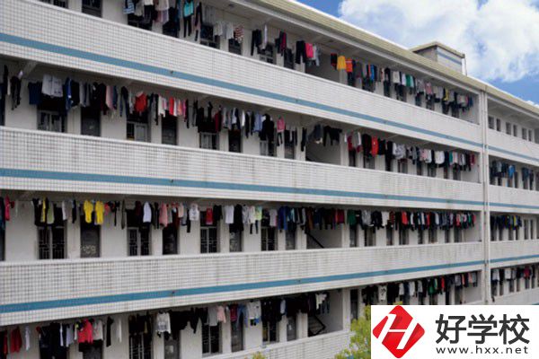 桃江縣職業(yè)中專學(xué)校辦學(xué)條件怎么樣？