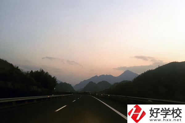 常德財(cái)經(jīng)中等專業(yè)學(xué)校重點(diǎn)建設(shè)的專業(yè)有哪些？