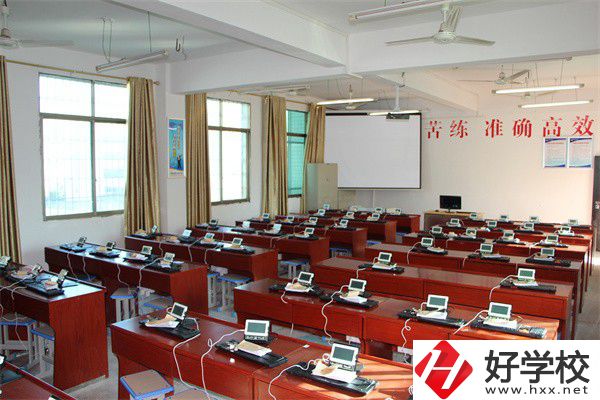 婁底可以學(xué)電商的中職有哪些？辦學(xué)條件怎么樣？