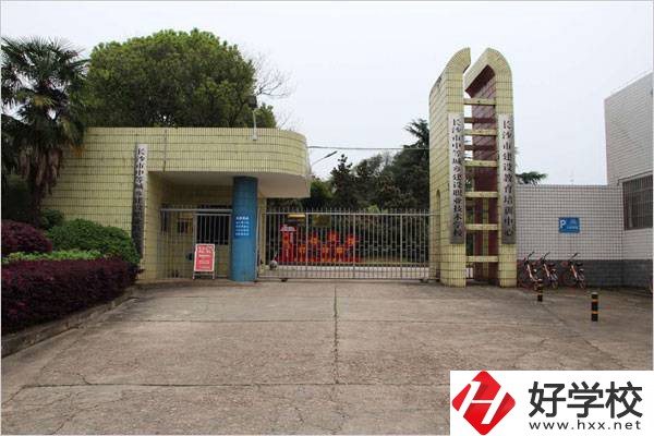 長沙市中等城鄉(xiāng)建設(shè)職業(yè)技術(shù)學(xué)校的就業(yè)率怎么樣？