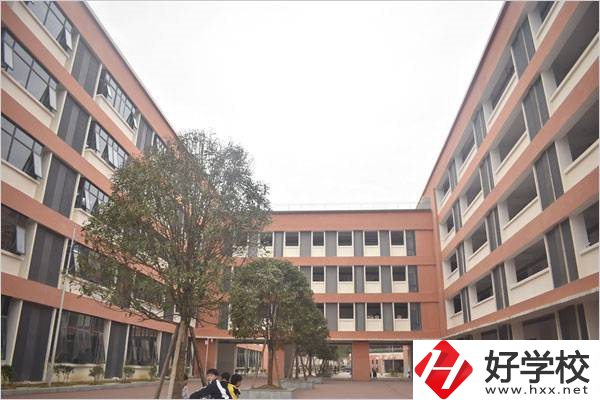 湘西學(xué)什么專業(yè)好就業(yè)？有什么學(xué)校推薦？
