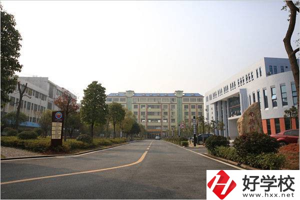 資興市職業(yè)技術(shù)學校值得報考嗎？有什么專業(yè)可以學？