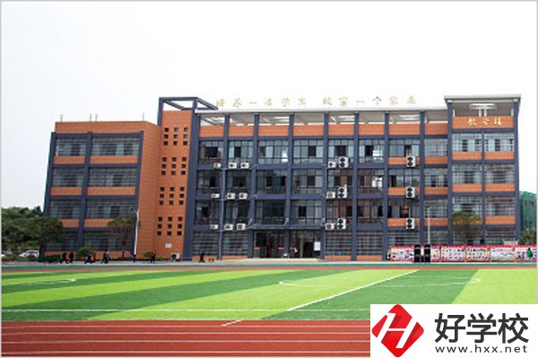 鳳凰縣職業(yè)中專學校實力如何？就業(yè)前景怎么樣？
