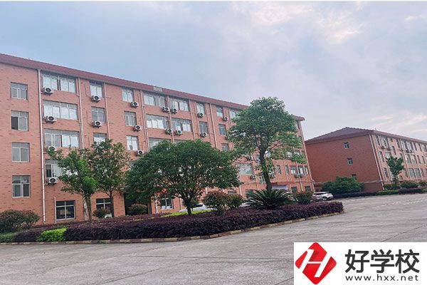 湖南華航鐵路科技技工學(xué)校有什么優(yōu)勢？值得報考嗎？
