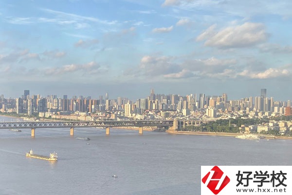 株洲海事職業(yè)學(xué)校的船舶水手與機工專業(yè)怎么樣？