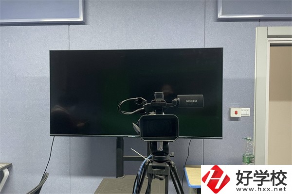 株洲英泰職校是中專嗎？學(xué)費需要多少？