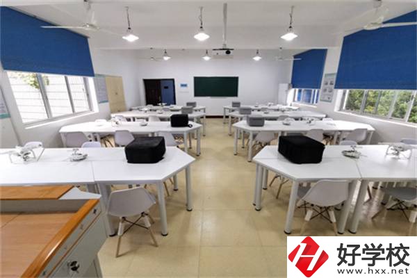 去湘潭鐵路工程學(xué)校怎么乘車？要帶什么資料？