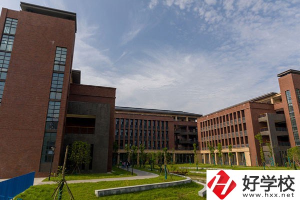 常德有哪些外語(yǔ)中職學(xué)校？開(kāi)設(shè)有什么專(zhuān)業(yè)？