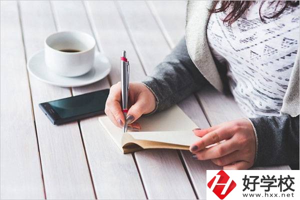有在讀高中不想讀轉(zhuǎn)職校的例子嗎？能轉(zhuǎn)到湖南職校嗎？