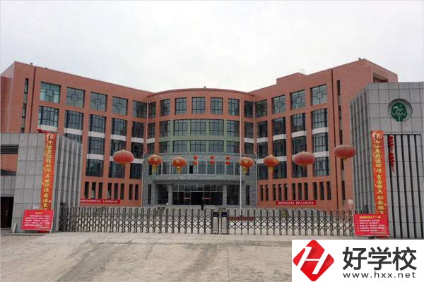 湘西花垣縣有中專學(xué)校嗎？學(xué)校怎么樣？