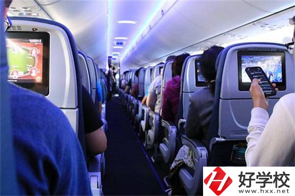 衡陽市藍(lán)天工程學(xué)校是公辦還是民辦？有什么特色專業(yè)？
