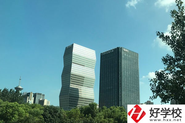 株洲生物工程中專(zhuān)學(xué)計(jì)算機(jī)專(zhuān)業(yè)怎么樣？