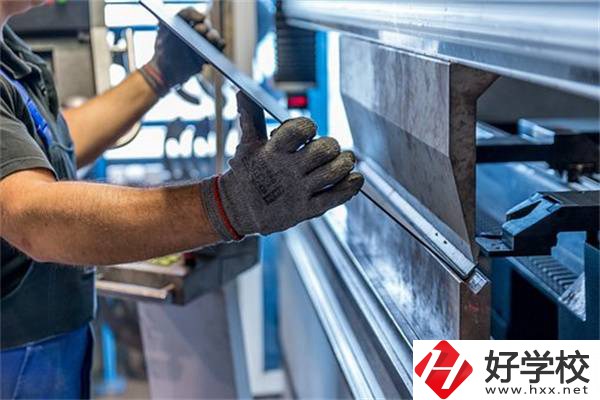 衡陽(yáng)技校排名前三的專(zhuān)業(yè)是什么？好就業(yè)嗎？