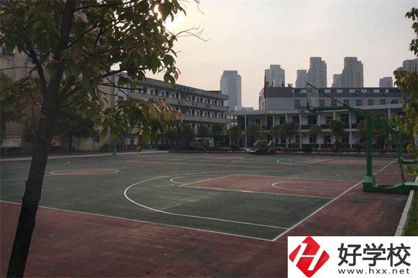 長沙醫(yī)衛(wèi)技校有哪些？辦學(xué)條件怎么樣？