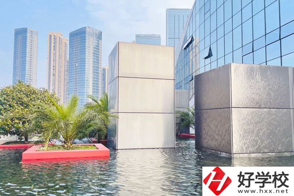 初中畢業(yè)想在邵陽讀中專，有什么好學校？