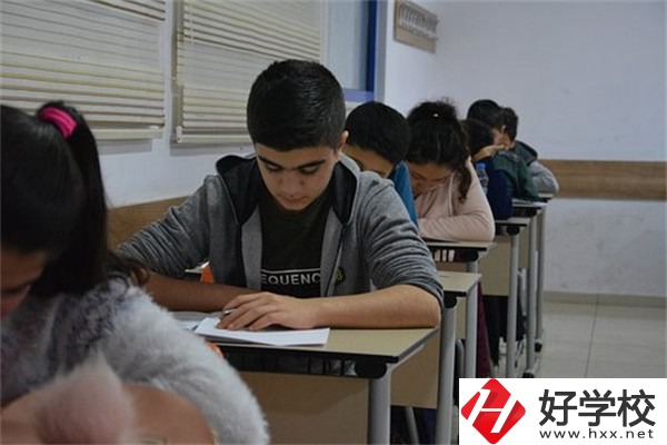 在湖南就讀中專限制戶籍嗎？上中專好不好？