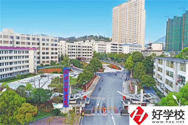 郴州市技校哪家好？有沒(méi)有助學(xué)政策？