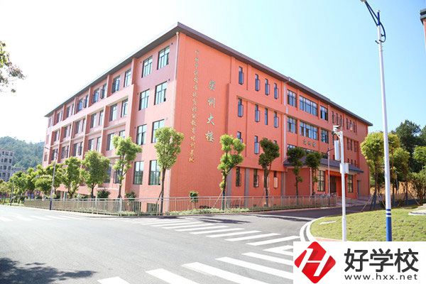 郴州汝城有環(huán)境設(shè)施好的中專學校嗎？