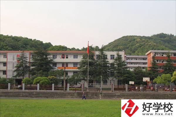 岳陽(yáng)就業(yè)率高的中專(zhuān)有哪些？學(xué)校有什么辦學(xué)特色？