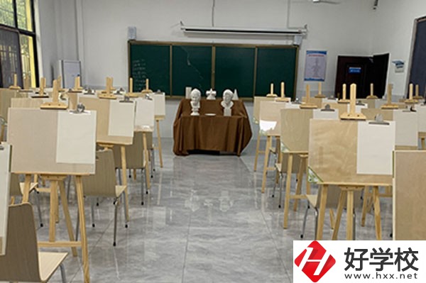 衡陽市鐵路運(yùn)輸職業(yè)學(xué)校專業(yè)有哪些，有哪些辦學(xué)特色？