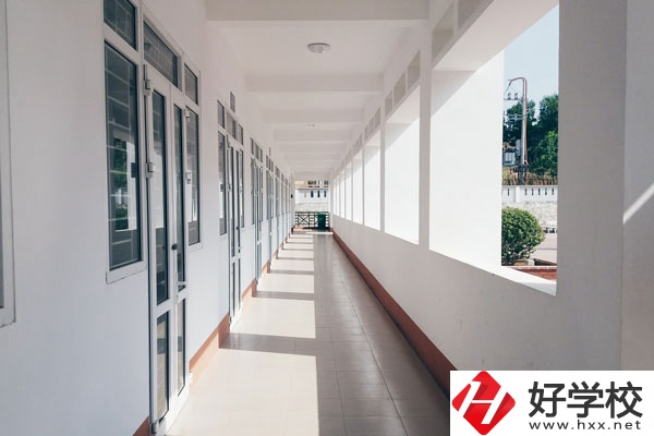衡陽市鐵路運(yùn)輸職業(yè)學(xué)校好不好？宿舍怎么樣？