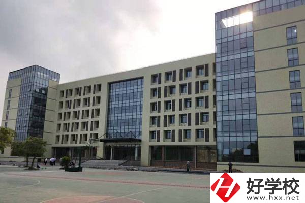 湖南省永州市工業(yè)貿(mào)易中等專(zhuān)業(yè)學(xué)校的辦學(xué)實(shí)力怎么樣？