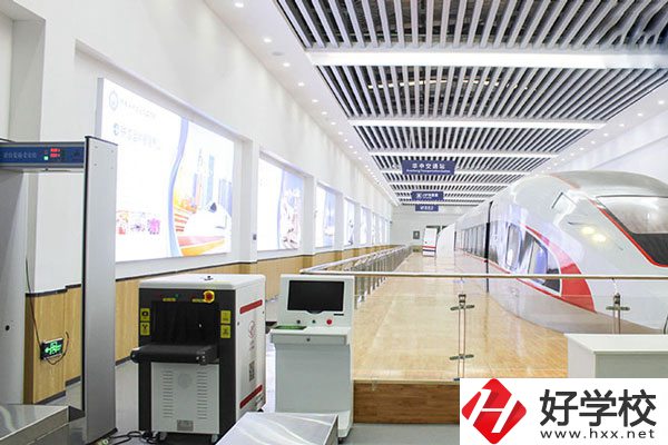 湖南華中交通技工學校有什么特色專業(yè)？